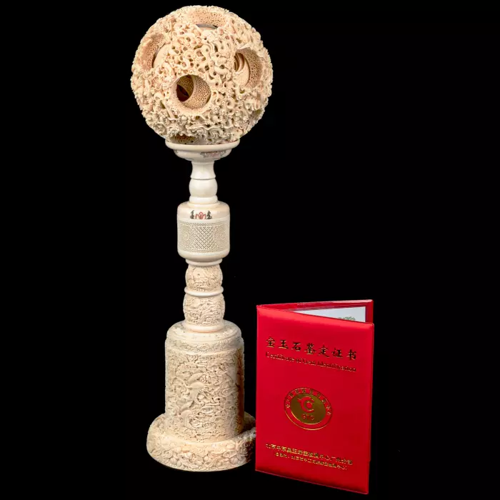 Композиция из бивня мамонта с кантонским шаром "Дракон и птицы"