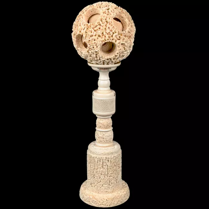 Композиция из бивня мамонта с кантонским шаром "Дракон и птицы"