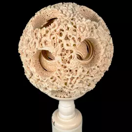 Композиция из бивня мамонта с кантонским шаром "Дракон и птицы"