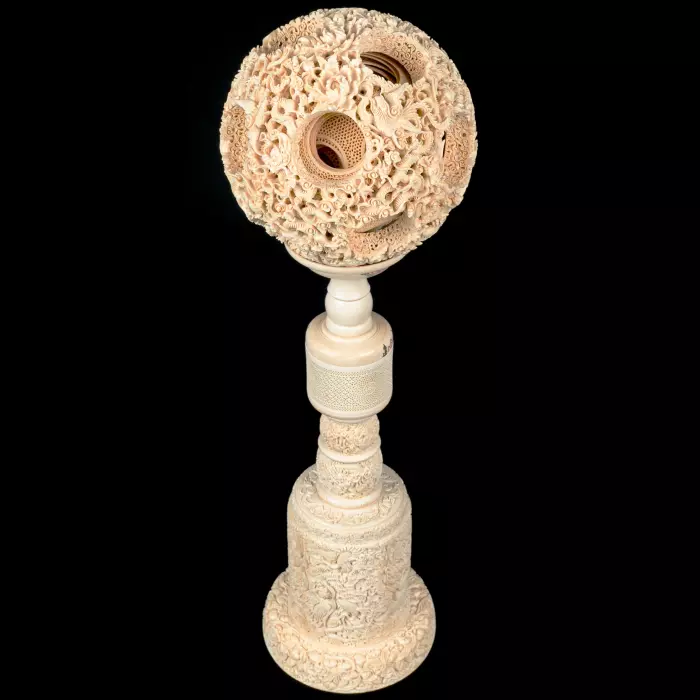 Композиция из бивня мамонта с кантонским шаром "Дракон и птицы"