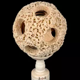 Композиция из бивня мамонта с кантонским шаром "Дракон и птицы"