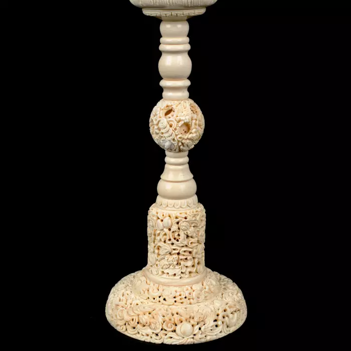 Композиция из бивня мамонта с кантонским шаром "Дракон"