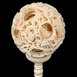 Композиция из бивня мамонта с кантонским шаром "Дракон"