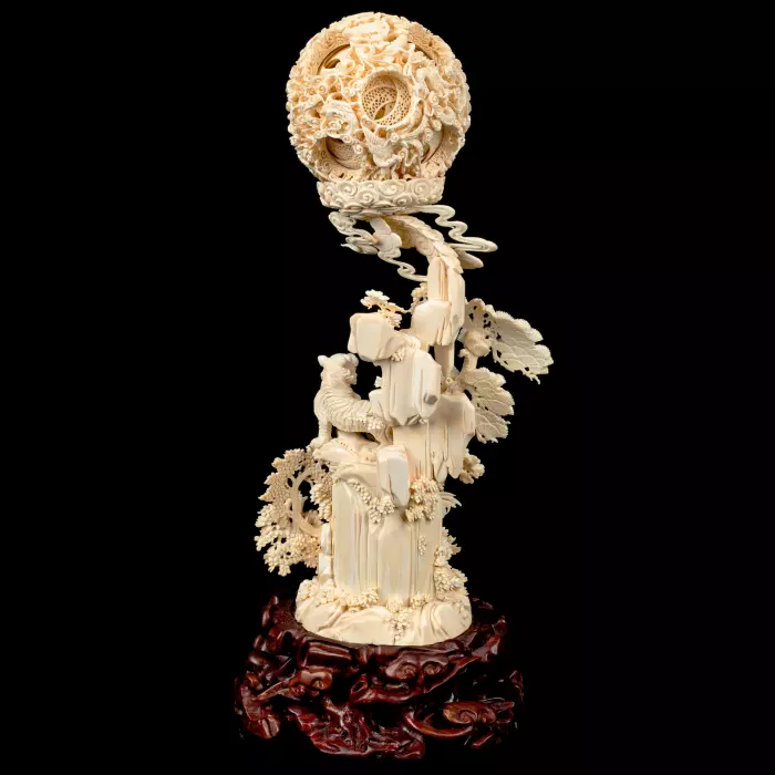 Композиция из кости с кантонским шаром "Величие и авторитет"