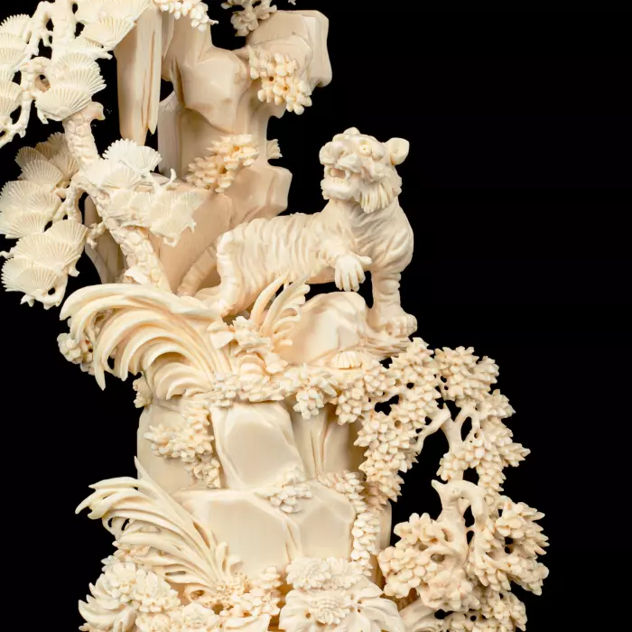 Композиция из кости с кантонским шаром "Величие и авторитет"