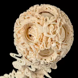 Композиция из кости с кантонским шаром "Величие и авторитет"