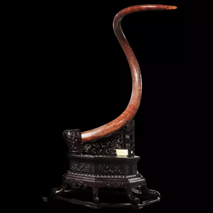 Композиция из бивня мамонта "Вечное величие"