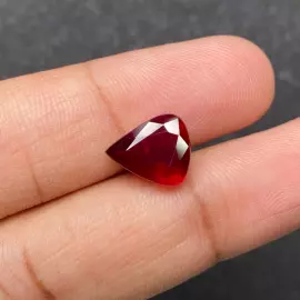 Необработанный мозамбикский рубин 5.02 карата – 11x9 мм