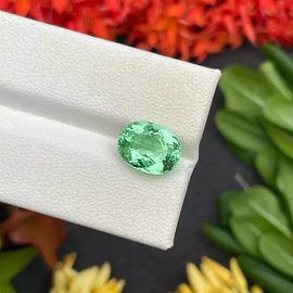 Зеленый мозамбикский турмалин Параиба 3.77 карата