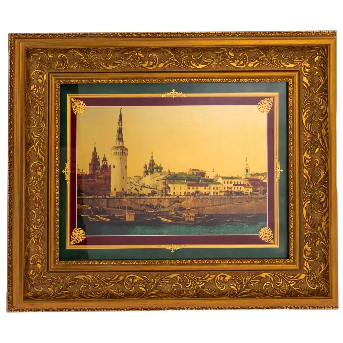 Панно на сусальном золоте "Кремлевская набережная"