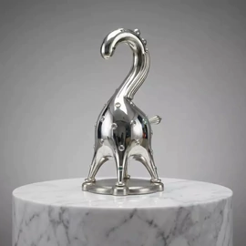 Скульптура "Серебряный Конь - Silver Stallion" художника Тараса Желтышева