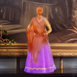 Хрустальная скульптура "Rani Padmini" оранжевая
