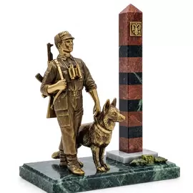 Статуэтка бронзовая "Пограничник в дозоре"