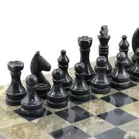 Шахматы из мрамора и ракушечника