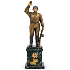 Статуэтка из бронзы и змеевика "Солдат"