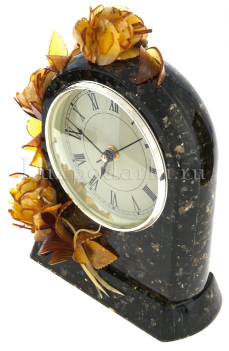 Table clock made of amber "Elegy"