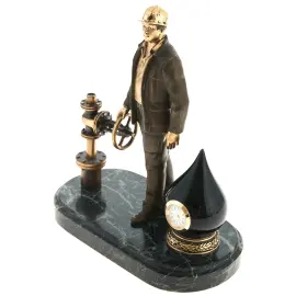 Сувенир "Работник Российской нефтяной промышленности" Сувенир "Работник Российской нефтяной промышленности"