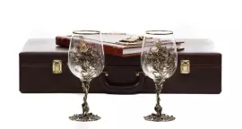 Набор бокалов для вина "Цветок" с подарочной книгой "Вино и еда"