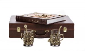 A set of cup holders "Boar-Elk" and a book "Hunting"