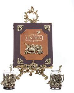 A set of cup holders "Wild Boars" and a book "Hunting"