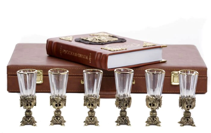 Набор для водки "Лафитник" с подарочной книгой "Русская охота"