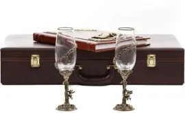 Набор бокалов для шампанского "Ангел" с подарочной книгой "Вино и еда" Набор бокалов для шампанского "Ангел" с подарочной книгой "Вино и еда"