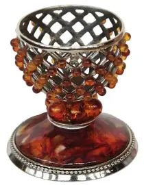 Подставка под яйцо из янтаря Подставка под яйцо из янтаря