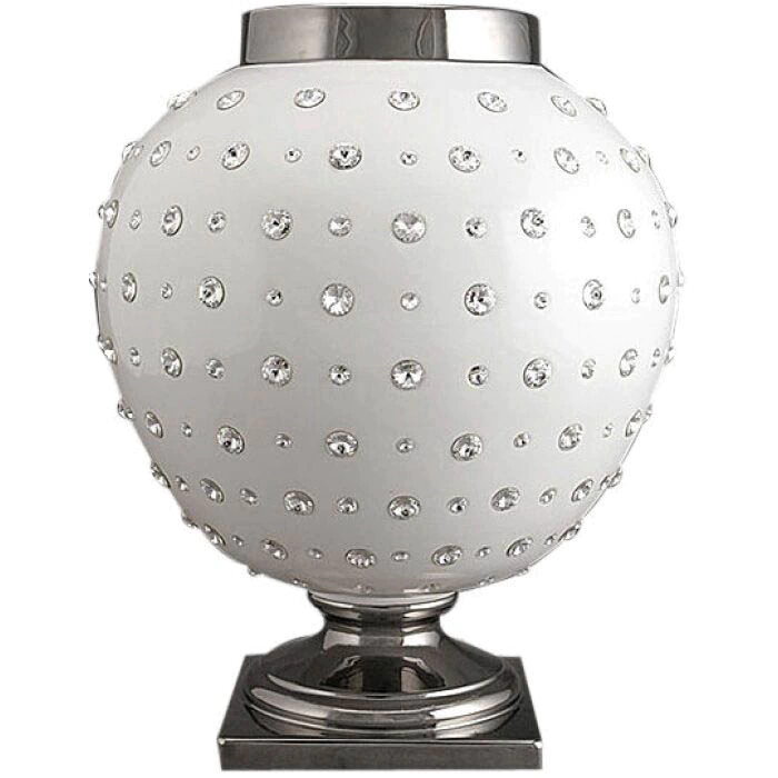 The vase "Sphere" is white