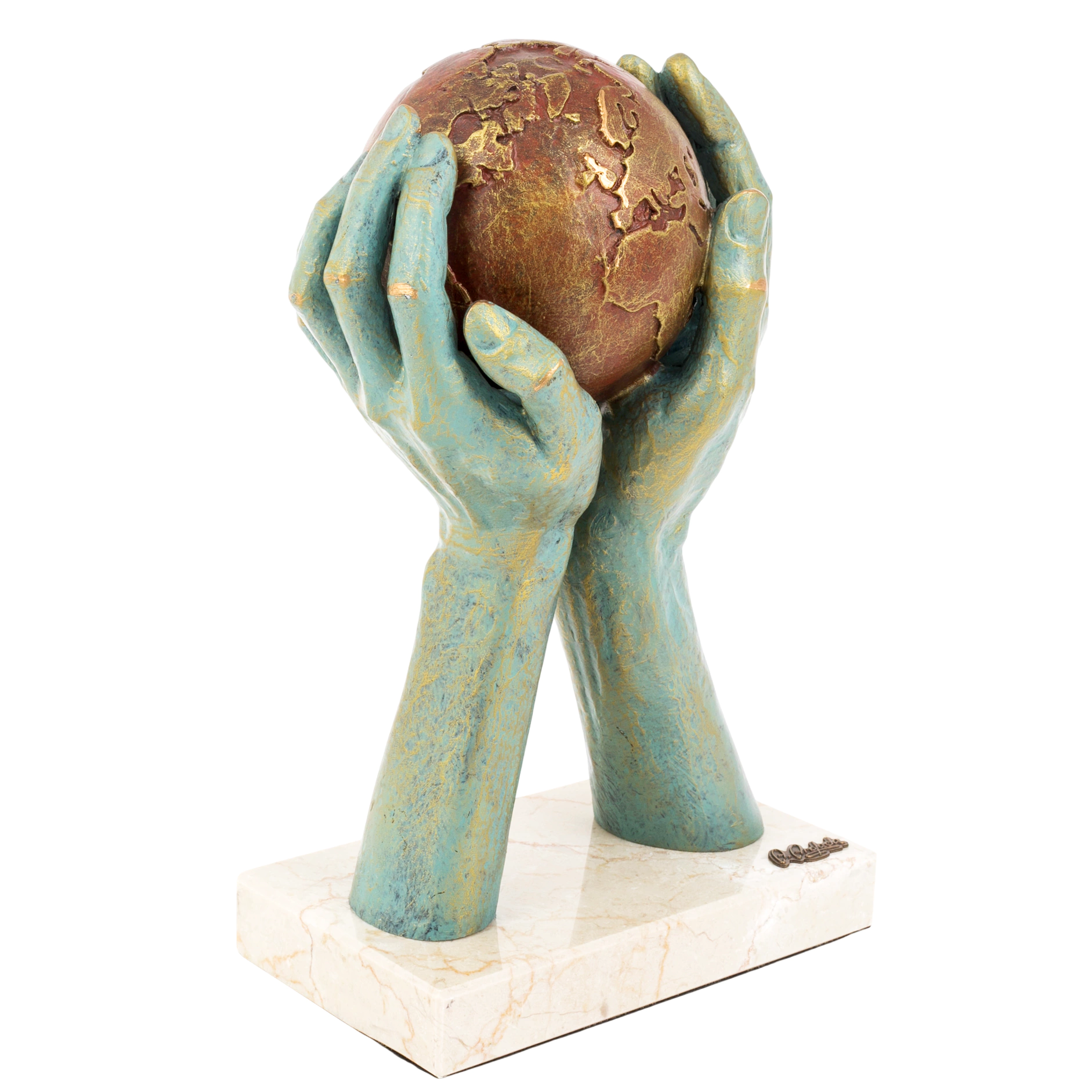 Скульптура "Мир в твоих руках" (World in your hands)