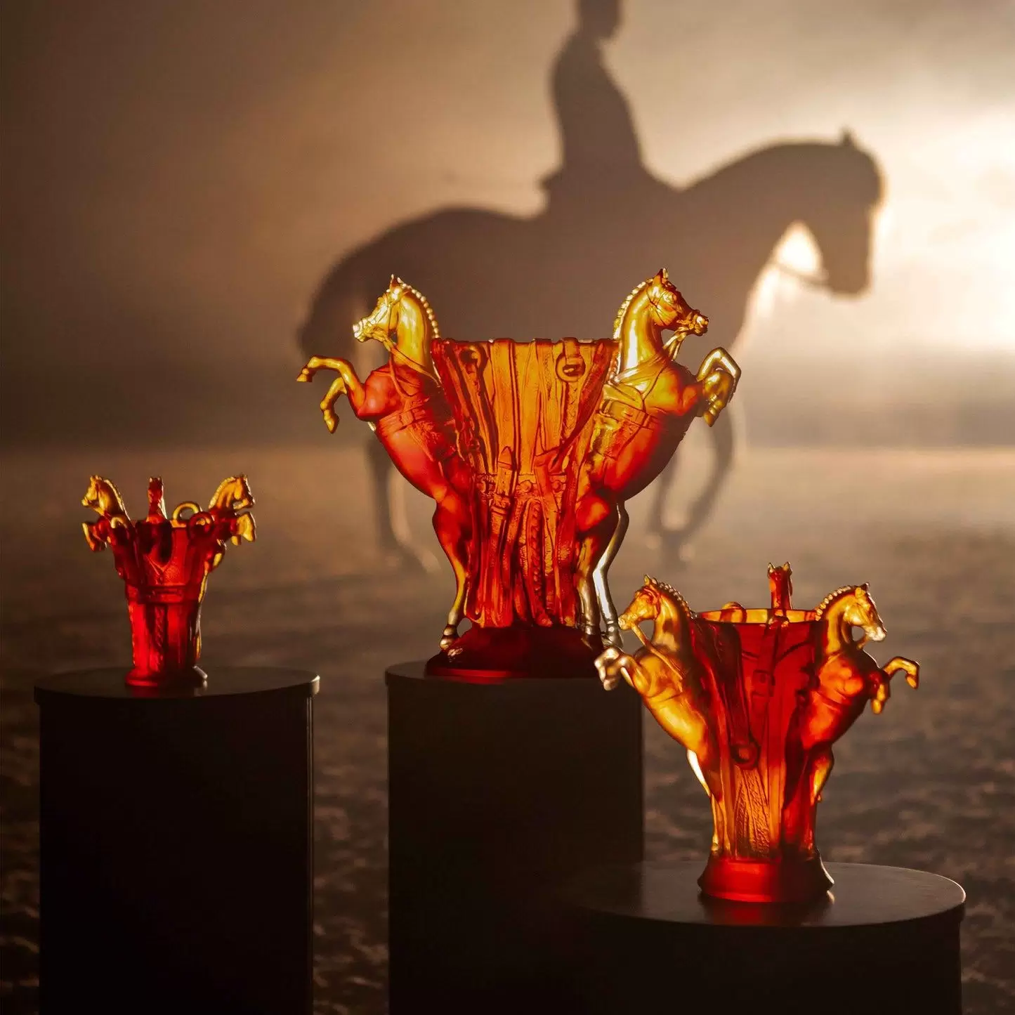 Хрустальная ваза "Reve Equestre" 20 см, оранжевая