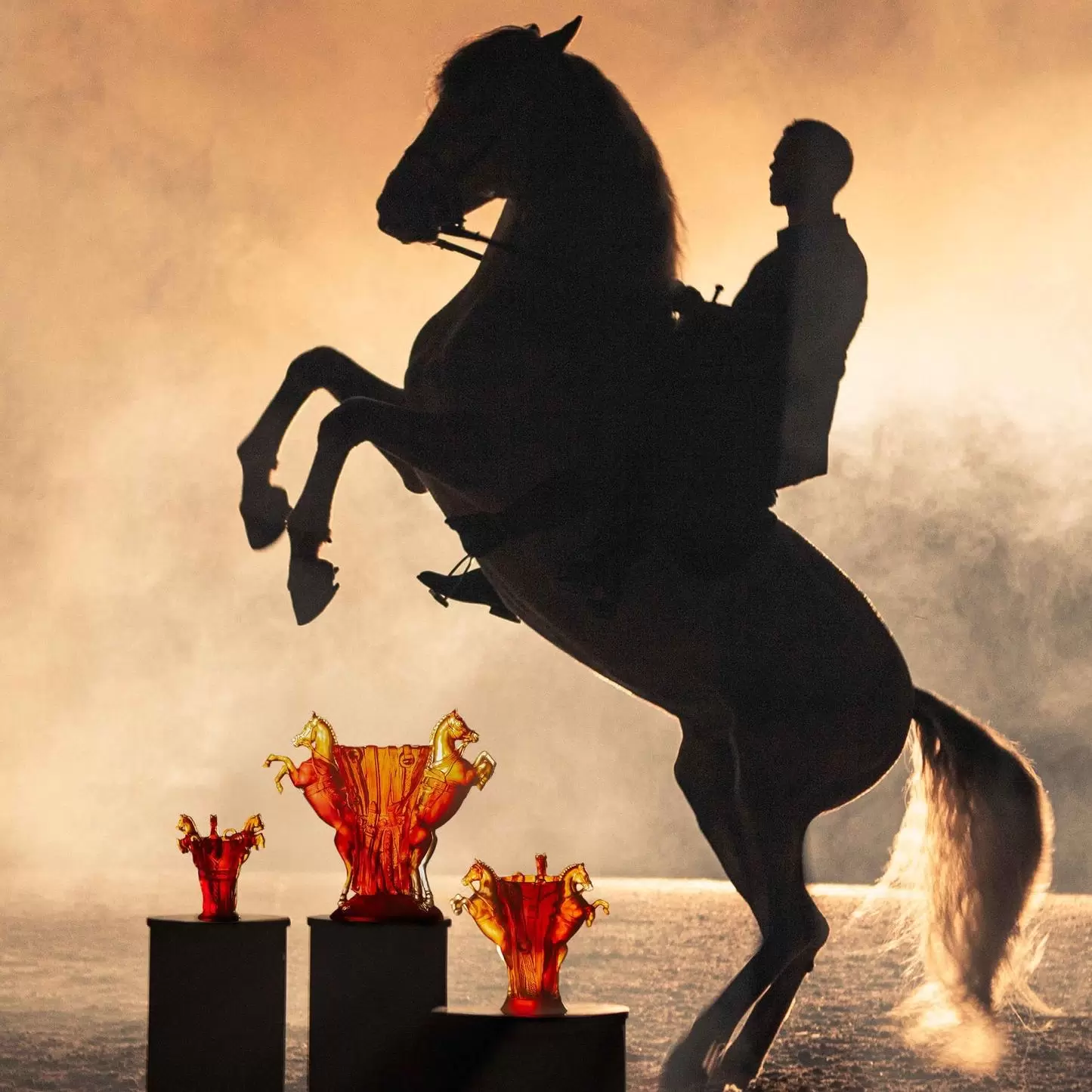 Хрустальная ваза "Reve Equestre" 20 см, оранжевая