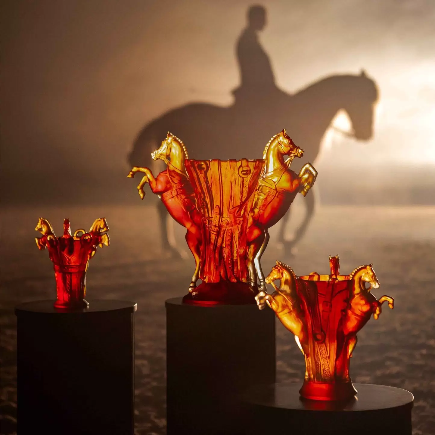Хрустальная ваза "Reve Equestre" 28 см, оранжевая