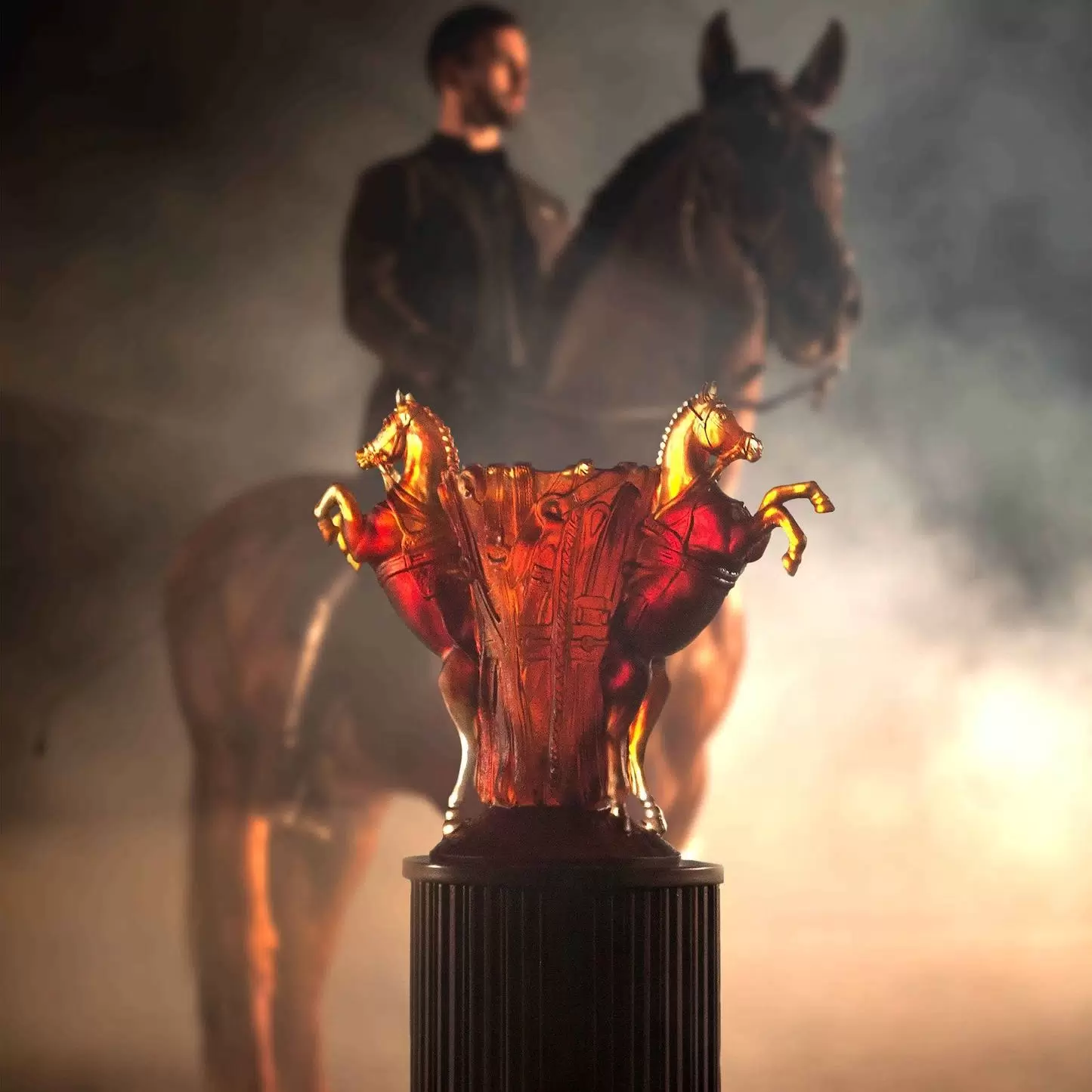 Хрустальная ваза "Reve Equestre" 42 см, оранжевая