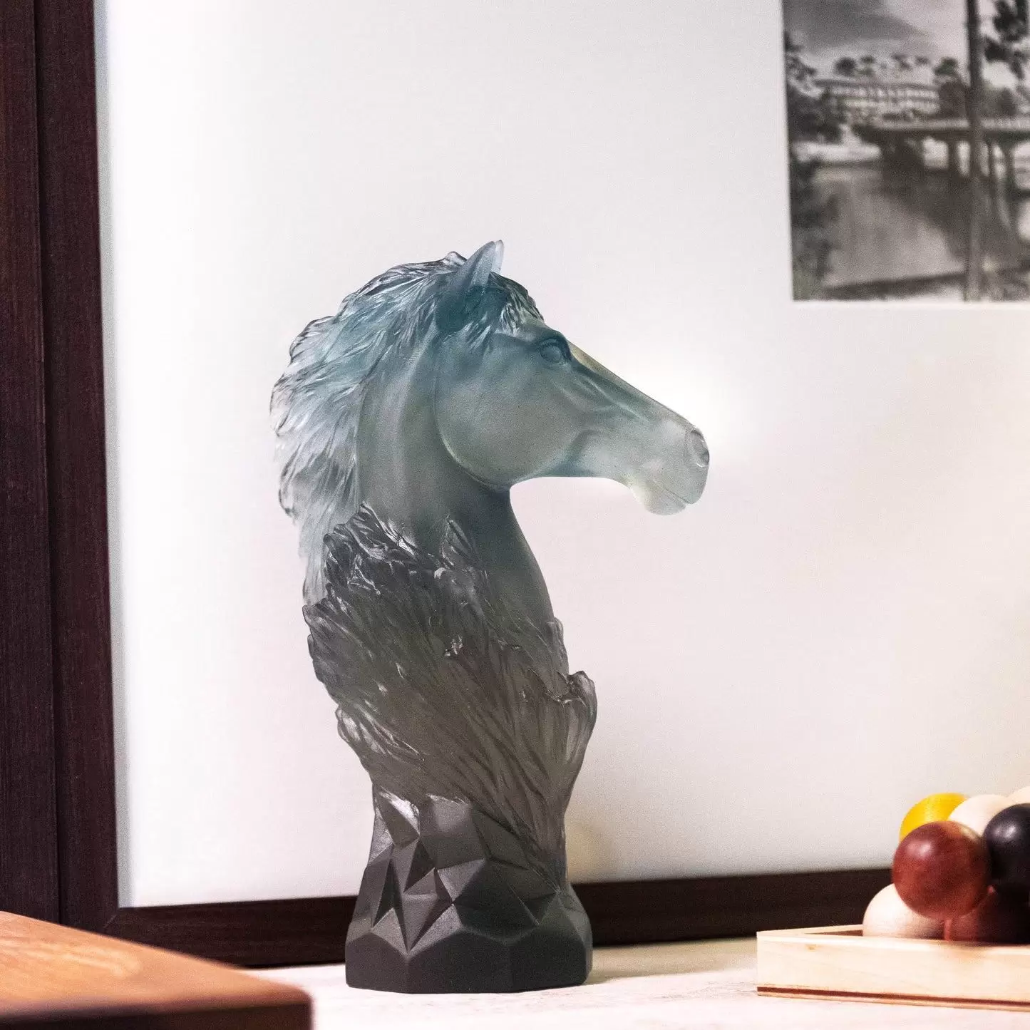 Хрустальная скульптура "Chess Knight" голубая