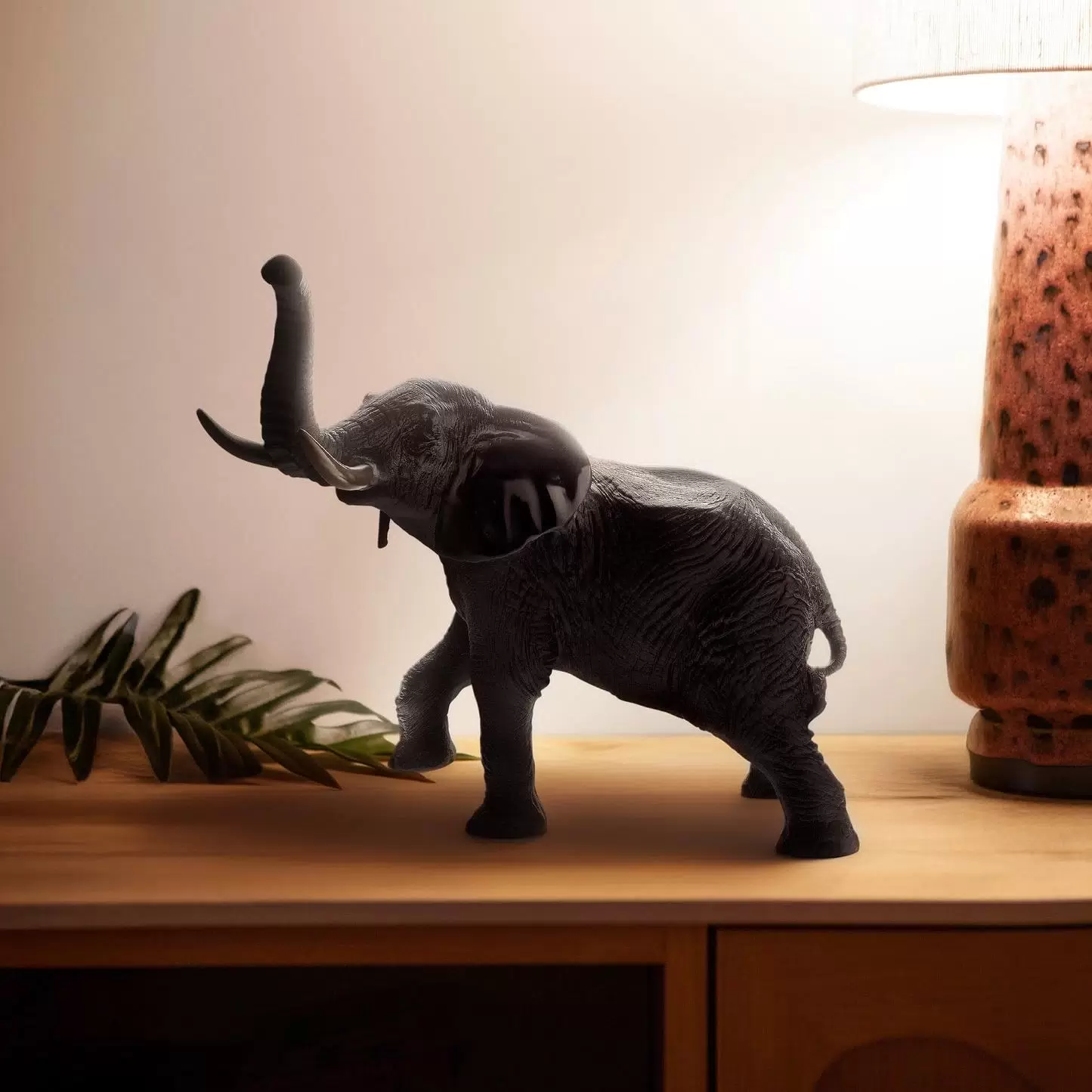 Хрустальная скульптура "Elephant" черная